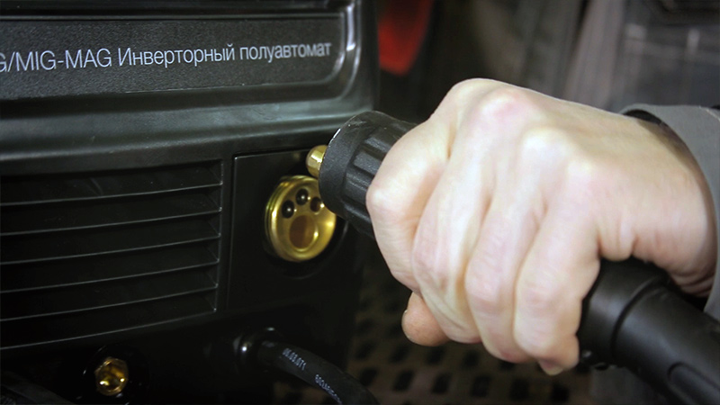 Разъем для сварочной горелки